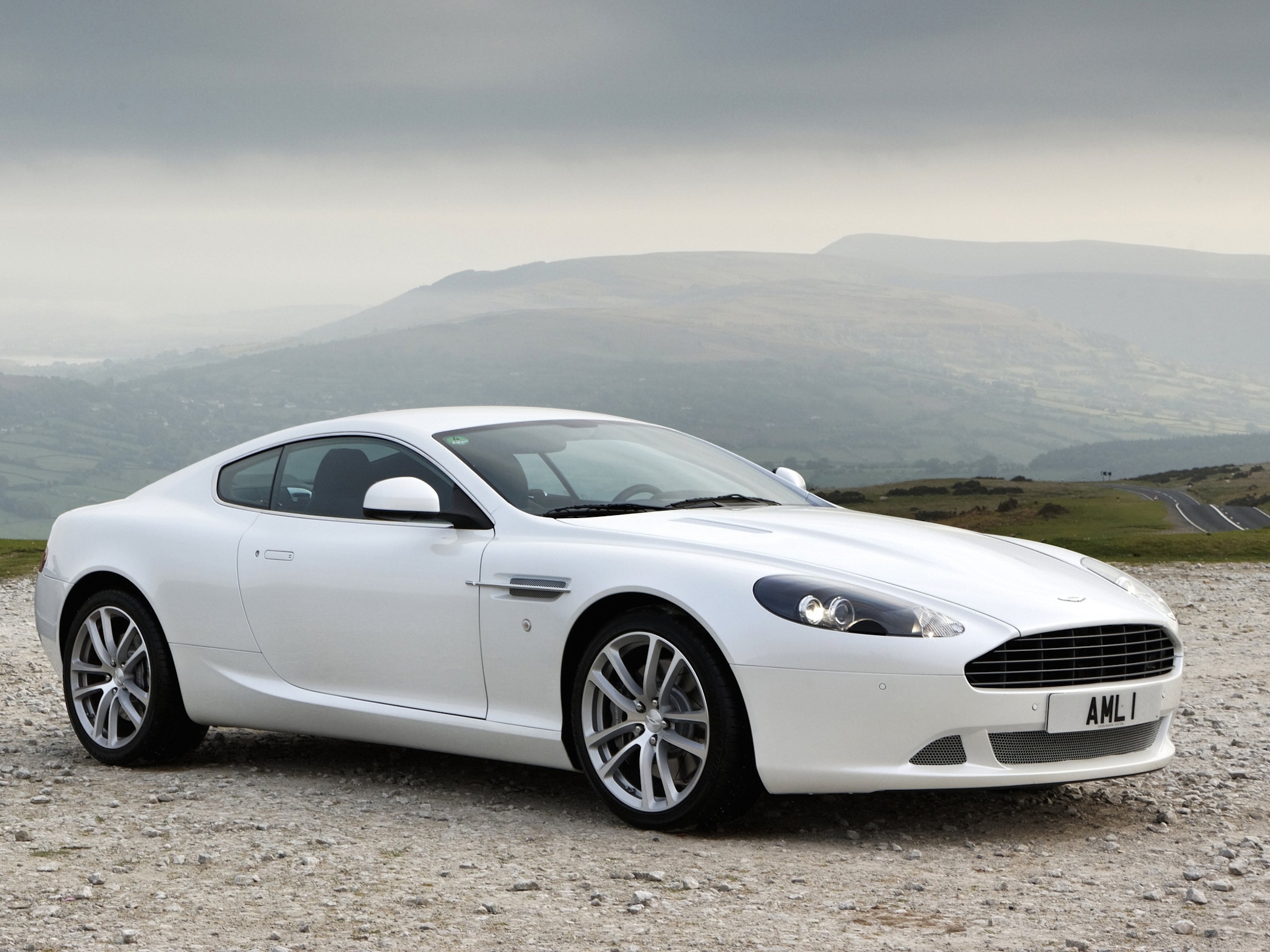 White 9. Aston Martin db9. Машина Aston Martin db9. Aston Martin db9 2012. Машина Астон Мартин DB 9.