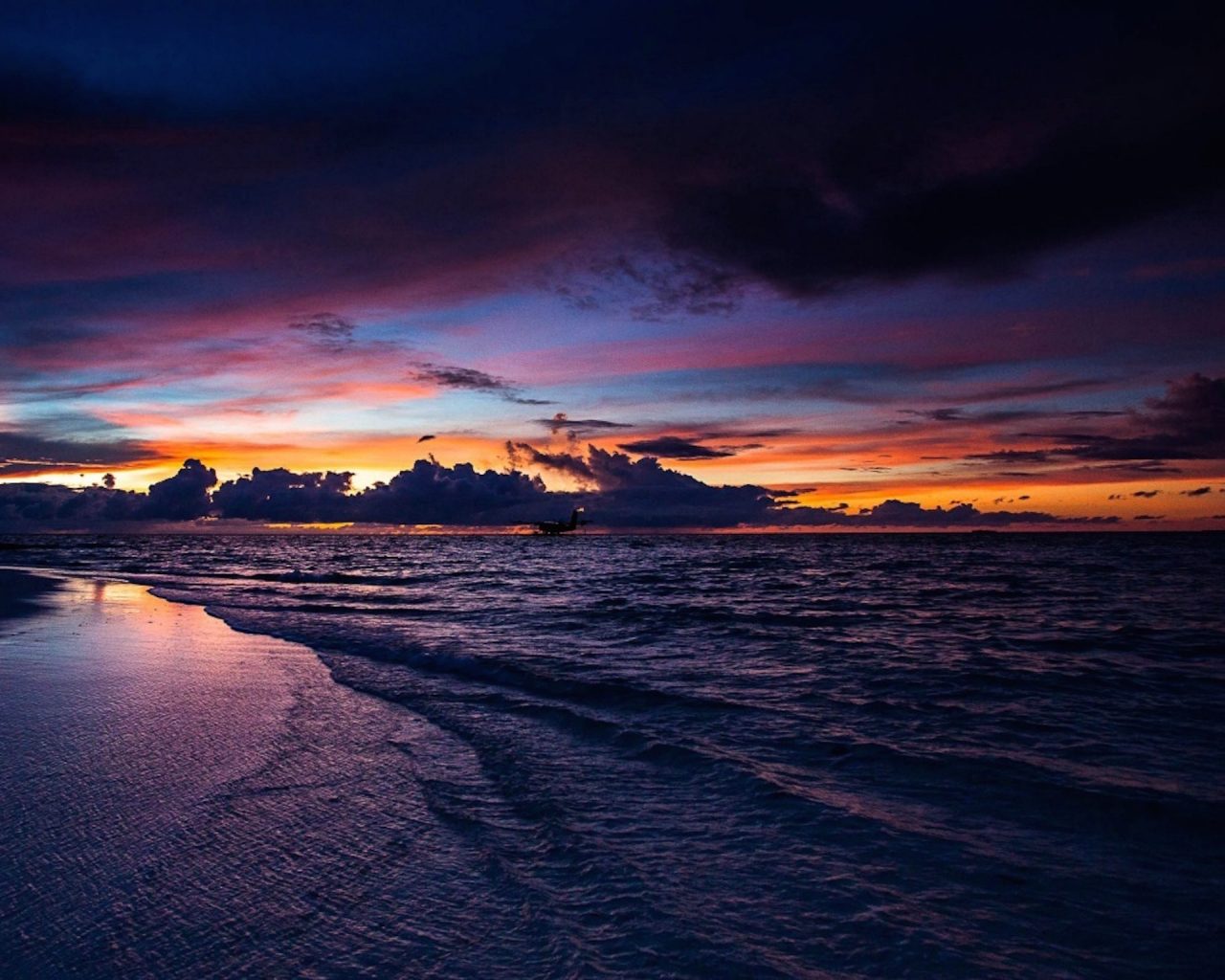 Download Maldives Sunset Wallpaper | Free HD Sunset Background